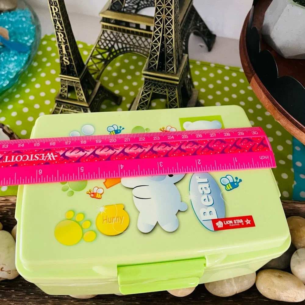 Bento box. Bear Design Snack Box - Light Green